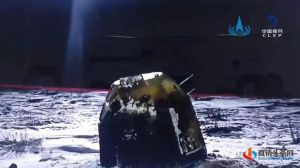 东方红：嫦娥五号探测器圆满完成我国首次地外天体采样返回任务