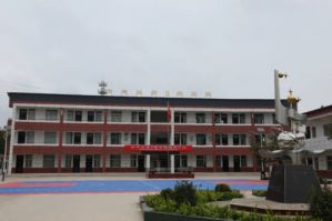 徐建成第3教学楼在陕西淳化县马家中学落成