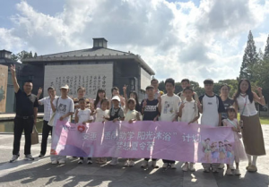 《江海潮生》央视热播 安惠师生追剧来打卡